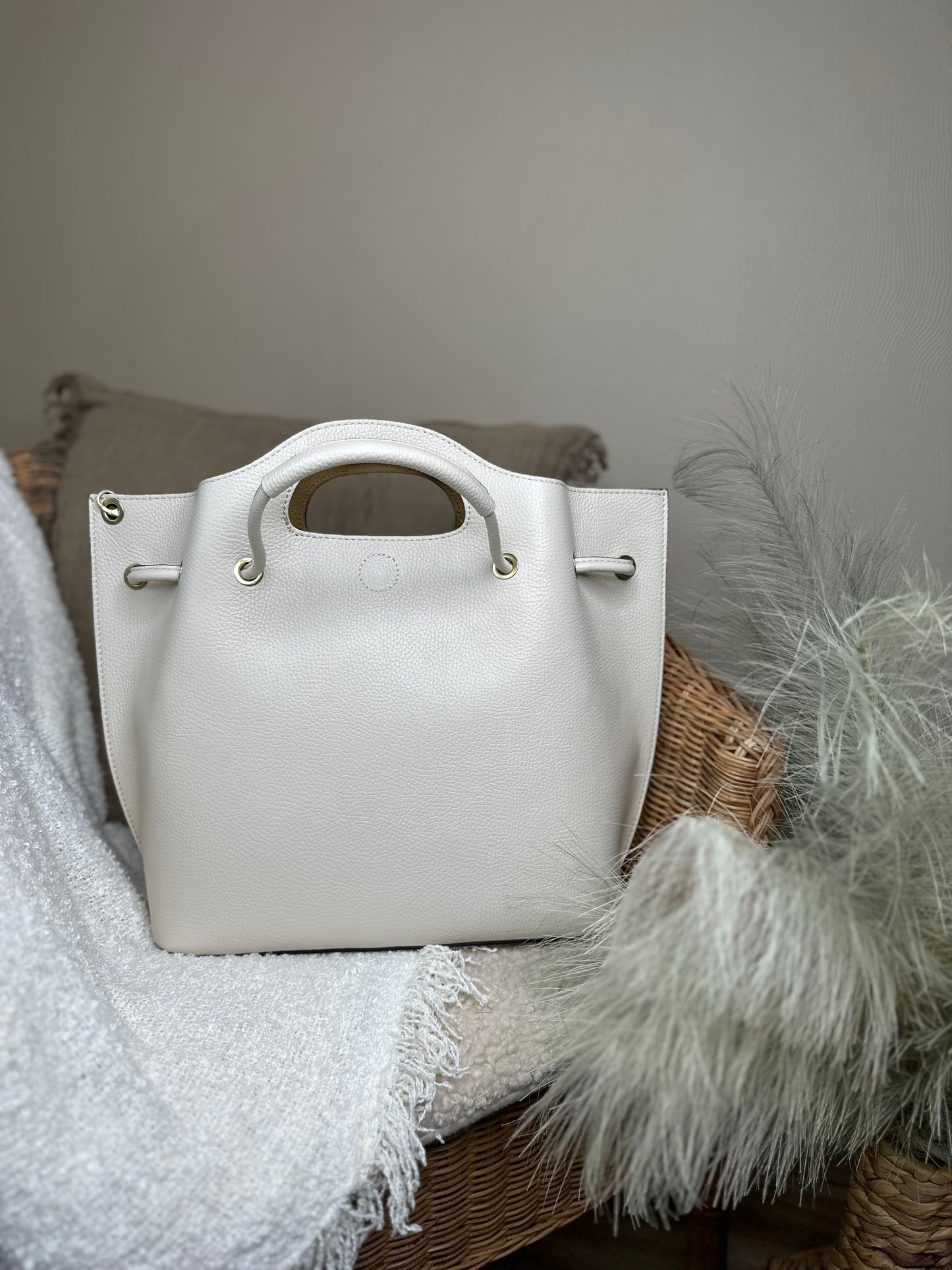 Chic White Leather Bag with Adjustable Strap