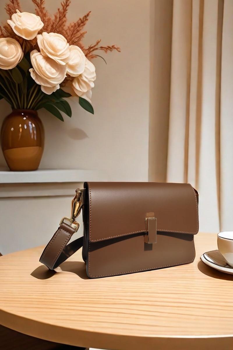 Elegant Brown Leather Bag